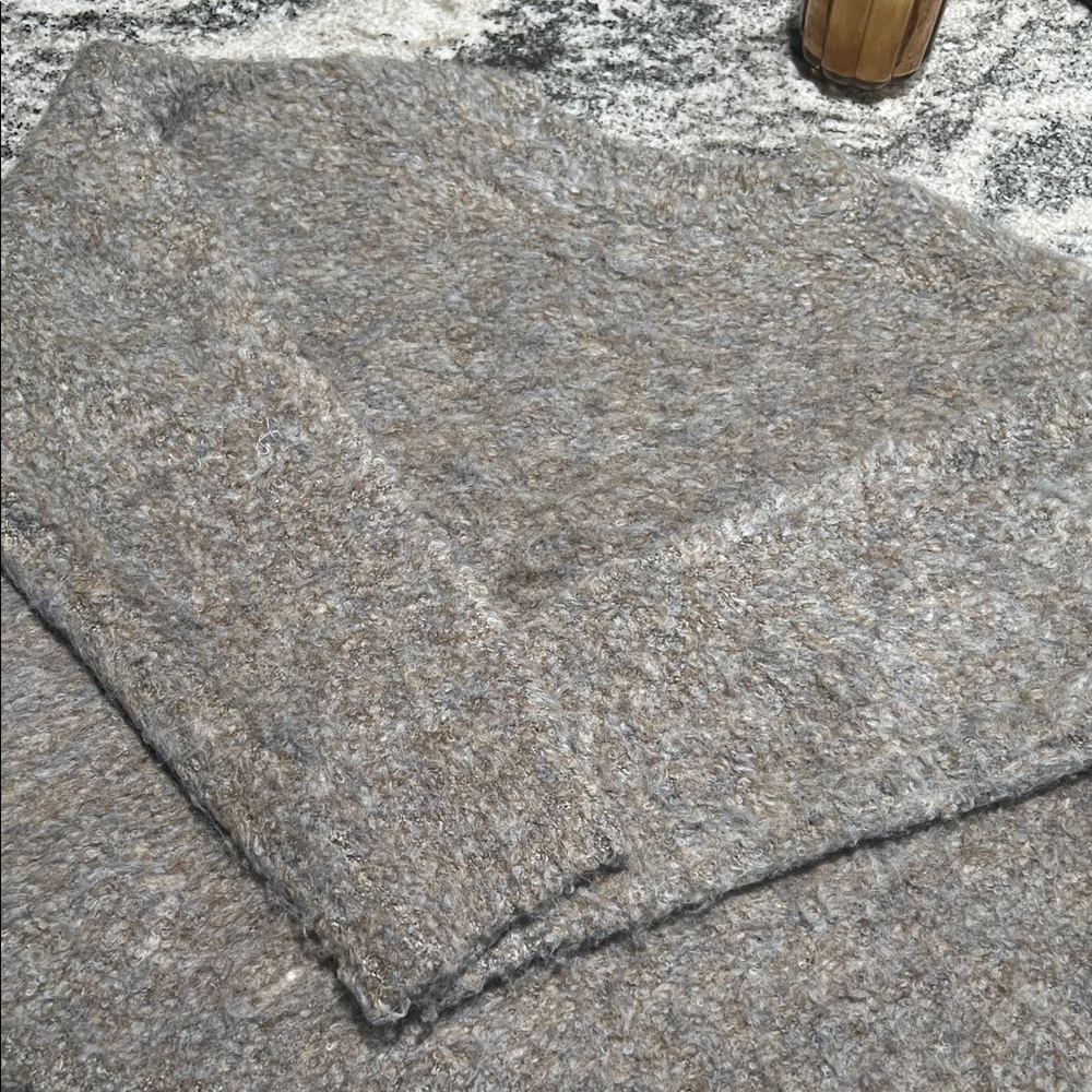 Universal Thread Heathered Tan Crew Neck Sweater - image 1